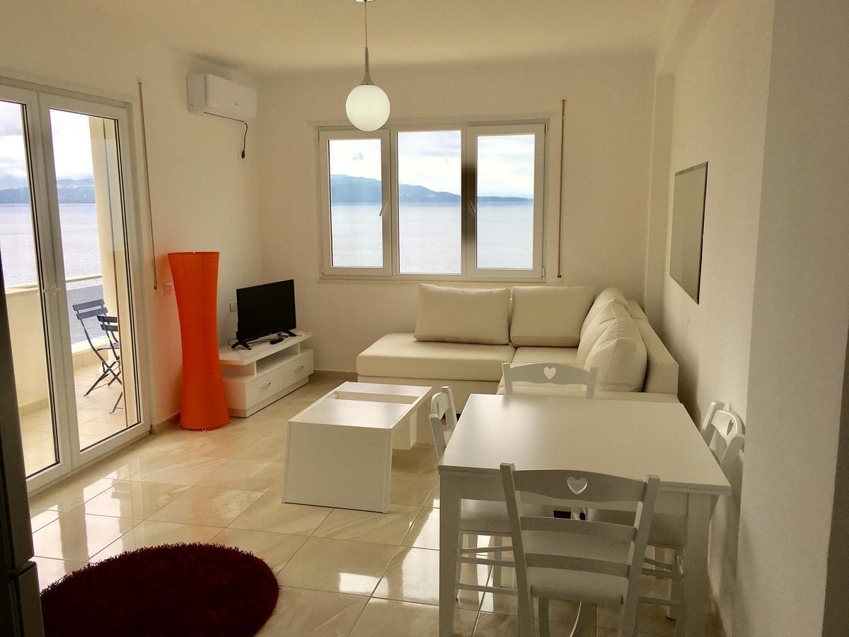 White Residence Apartament Sarandë Exterior foto